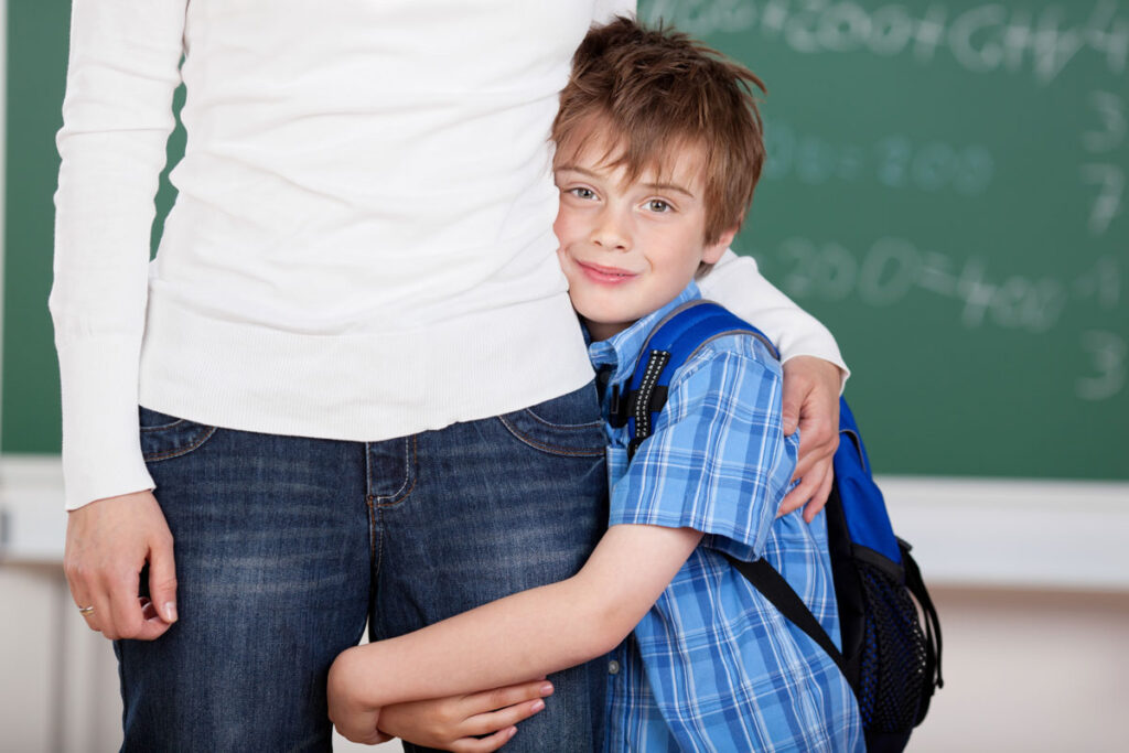 Wenn Kinder Fremden gegenüber zu viel Nähe zeigen Bindungsstörung mit Enthemmung WiPub We